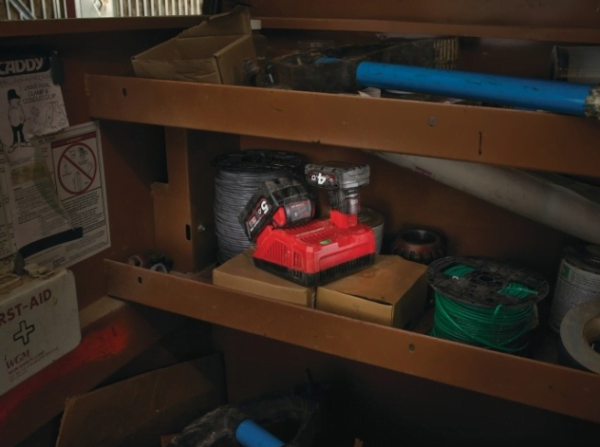 Milwaukee M12-18FC Зарядно устройство 12 V-18 V